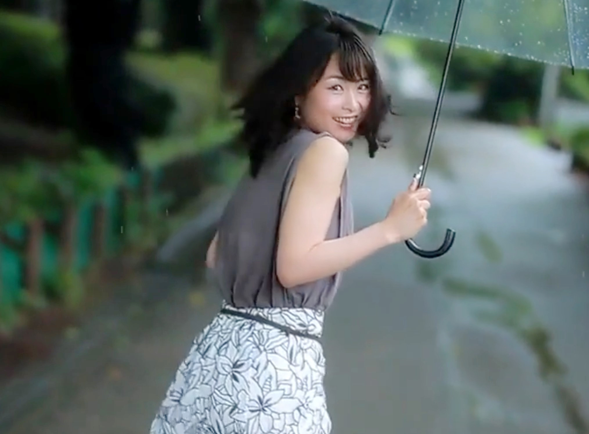 マジで上品微乳三十路主婦が3PごっくんNTR覚悟のAVデビュー