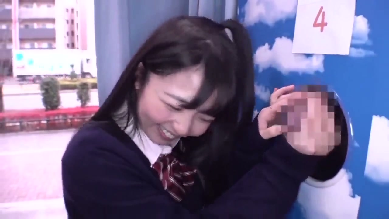 こんなの目の前でやられたら可愛い制服JKが企画失敗罰でフェラNTR即ハメ