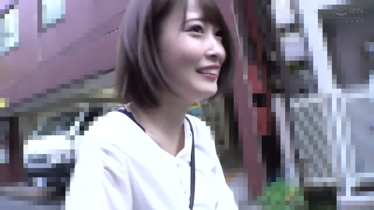 リモコンバイブ装着美少女が野外散歩でビクビクしゃがみ動けず