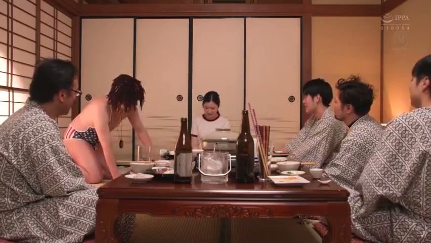社員旅行巨乳人妻OLが輪姦され快楽堕ち自らちんこいじる｜そこにエロはあるんか